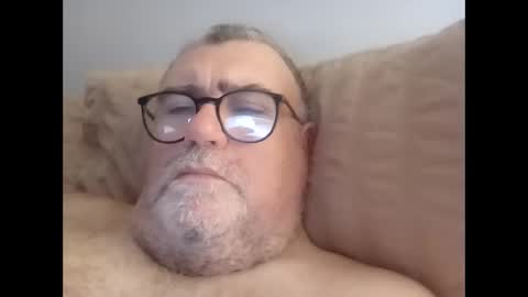 Snapshot of twohats2810 chatting on 02-04-26, 04:35 twohats2810 online show from 02-04-26, 04:35