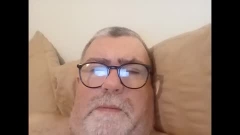 Snapshot of twohats2810 chatting on 02-05-26, 09:25 twohats2810 online show from 02-05-26, 09:25