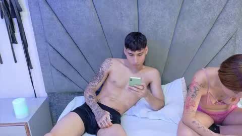 Snapshot of twoheartsplay_os chatting on 02-17-26, 08:04 Sophie and James online show from 02-17-26, 08:04