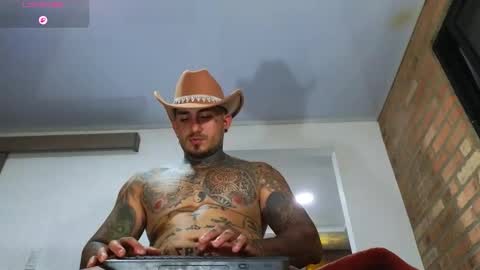 Snapshot of twonaugthy77 chatting on 03-12-26, 01:23 Angel online show from 03-12-26, 01:23