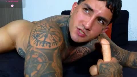 Snapshot of twonaugthy77 chatting on 03-19-26, 09:41 Angel online show from 03-19-26, 09:41