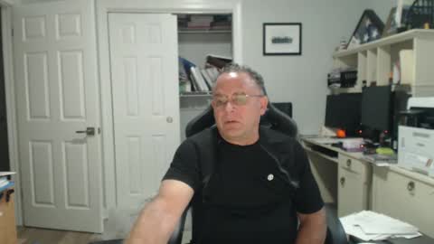 Snapshot of twopeopleinlove chatting on 10-08-25, 10:13 Twopeopleinlove online show from 10-08-25, 10:13