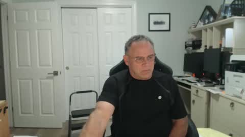 Snapshot of twopeopleinlove chatting on 10-12-25, 12:48 Twopeopleinlove online show from 10-12-25, 12:48