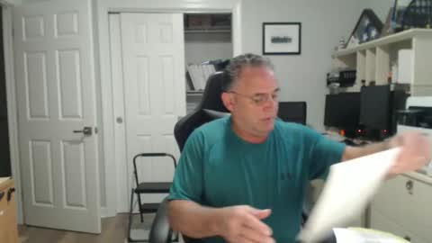 Snapshot of twopeopleinlove chatting on 10-13-25, 10:15 Twopeopleinlove online show from 10-13-25, 10:15