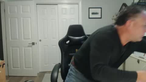 Snapshot of twopeopleinlove chatting on 10-14-25, 09:54 Twopeopleinlove online show from 10-14-25, 09:54