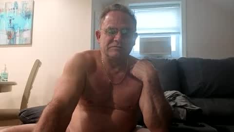 Snapshot of twopeopleinlove chatting on 10-15-25, 09:04 Twopeopleinlove online show from 10-15-25, 09:04