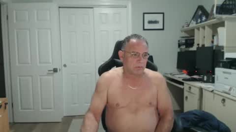 Snapshot of twopeopleinlove chatting on 11-13-25, 11:31 Twopeopleinlove online show from 11-13-25, 11:31