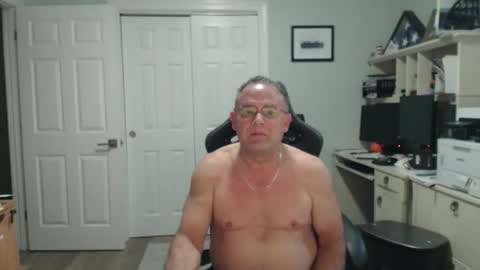 Snapshot of twopeopleinlove chatting on 11-14-25, 11:20 Twopeopleinlove online show from 11-14-25, 11:20