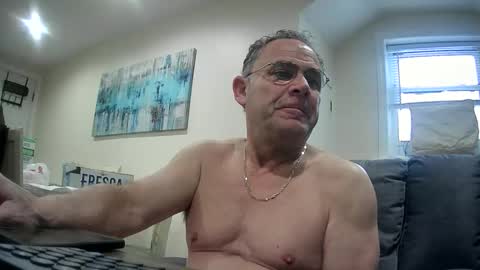 Twopeopleinlove online show from 01-18-26, 01:59