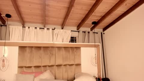 Twiggy online show from 02-19-25, 12:03