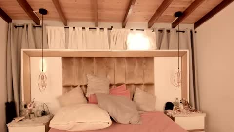 Twiggy online show from 02-20-25, 09:09