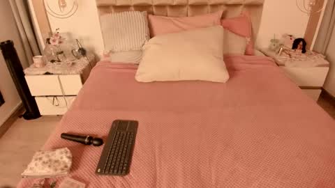 Twiggy online show from 02-27-25, 08:31