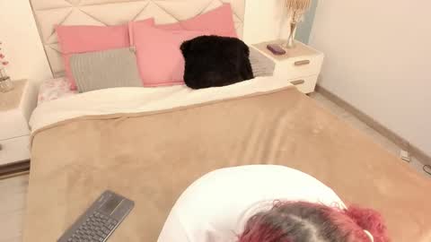 Twiggy online show from 10-14-25, 08:09