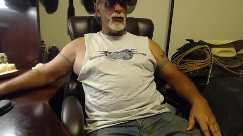 Snapshot of txlobo60 chatting on 09-16-25, 12:00 txlobo60 online show from 09-16-25, 12:00