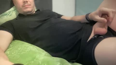 Snapshot of tyber87 chatting on 11-15-25, 04:03 Padrynhyo online show from 11-15-25, 04:03