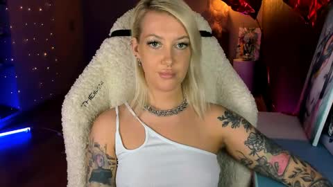 Snapshot of tykioty_miley chatting on 04-18-26, 12:31 Miley online show from 04-18-26, 12:31