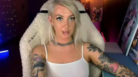 Snapshot of tykioty_miley chatting on 05-07-26, 01:49 Miley online show from 05-07-26, 01:49