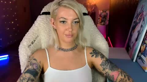 Snapshot of tykioty_miley chatting on 05-16-26, 12:26 Miley online show from 05-16-26, 12:26