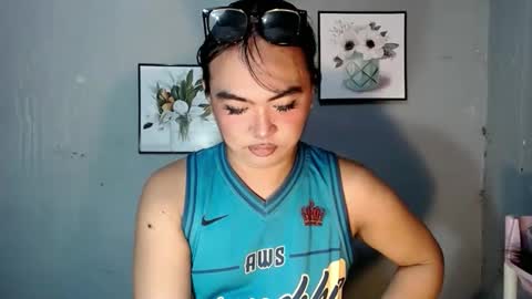 Snapshot of tyla_23 chatting on 05-27-26, 03:25 Tyla online show from 05-27-26, 03:25