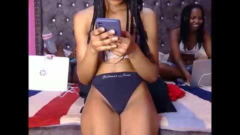 Snapshot of tyla_97 chatting on 03-24-26, 07:35 Tyla online show from 03-24-26, 07:35