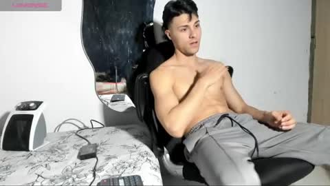 tyler_axel online show from 06-27-26, 01:54