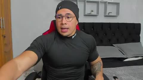 tyler_hank1 online show from 06-15-26, 10:45