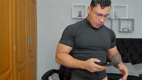 tyler_hank1 online show from 06-27-26, 12:48