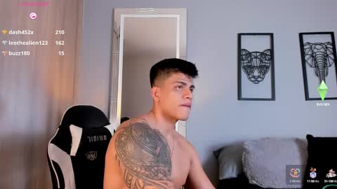 Snapshot of tyler_muscle chatting on 01-10-25, 03:18 David online show from 01-10-25, 03:18