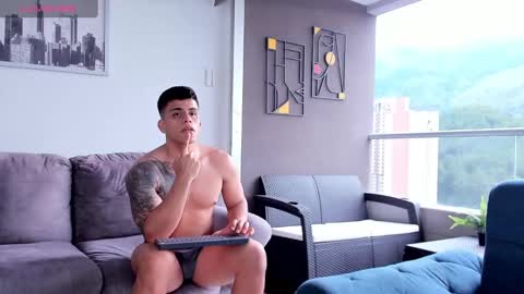 Snapshot of tyler_muscle chatting on 02-23-25, 10:20 David online show from 02-23-25, 10:20
