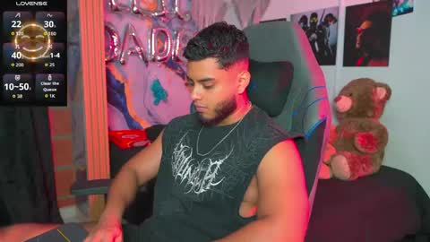 Snapshot of tyler_price01 chatting on 05-04-26, 11:45 Tyler online show from 05-04-26, 11:45