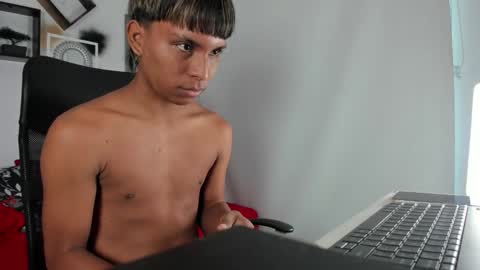 tyler_twink_boy online show from 09-14-25, 01:21