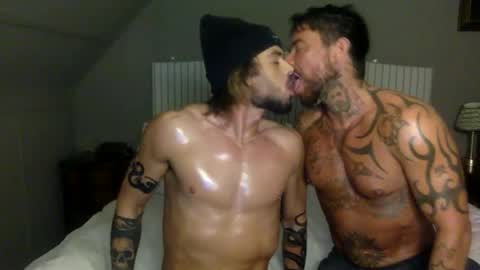 Snapshot of tylerjamesxxx_ chatting on 10-29-25, 08:54 tylerjamesxxx_ online show from 10-29-25, 08:54