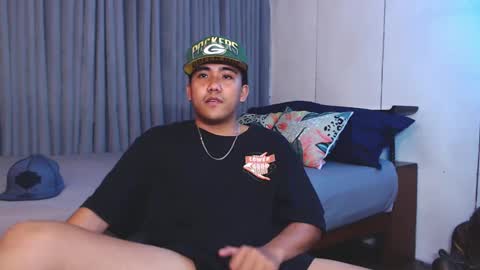 Snapshot of tylerwatson22 chatting on 12-25-24, 09:02 tyler online show from 12-25-24, 09:02