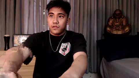 Snapshot of tylerwatson22 chatting on 01-22-25, 05:48 tyler online show from 01-22-25, 05:48