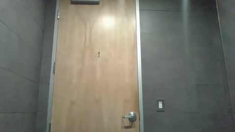 Snapshot of tylerweist727678265 chatting on 05-16-26, 10:01 tylerweist727678265 online show from 05-16-26, 10:01