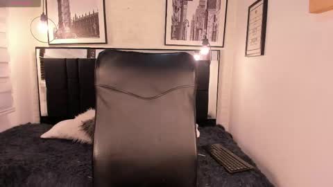       online show from 10-25-25, 03:36