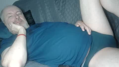 Snapshot of tymoteus chatting on 10-19-25, 01:45 tymoteus online show from 10-19-25, 01:45