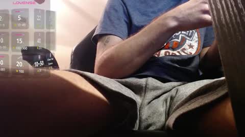 Snapshot of tyofficial chatting on 10-25-25, 01:02 Ty online show from 10-25-25, 01:02