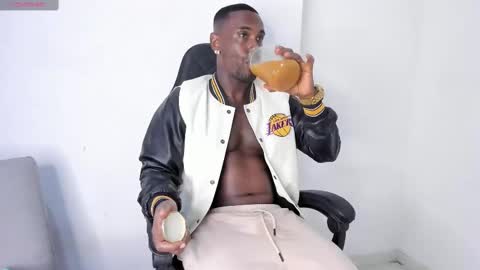 Snapshot of tyron_rulers chatting on 02-18-25, 10:25 Dvid Rullers online show from 02-18-25, 10:25