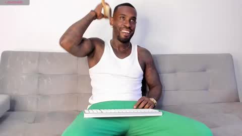 Snapshot of tyron_rulers chatting on 02-25-25, 10:29 Dvid Rullers online show from 02-25-25, 10:29