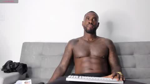 Snapshot of tyron_rulers chatting on 03-11-25, 11:37 Dvid Rullers online show from 03-11-25, 11:37