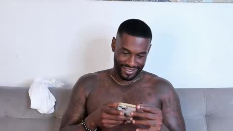 Snapshot of tyron_rulers chatting on 10-19-25, 11:44 Dvid Rullers online show from 10-19-25, 11:44