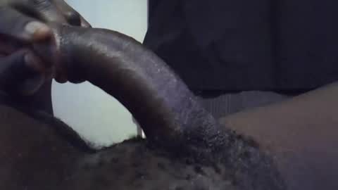 Snapshot of tyroneall chatting on 11-25-25, 10:43 tyroneall online show from 11-25-25, 10:43