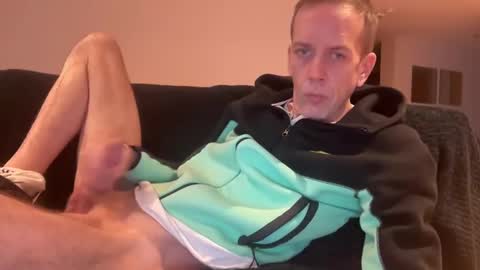 Snapshot of tyronev70 chatting on 12-25-24, 02:02 Ty online show from 12-25-24, 02:02