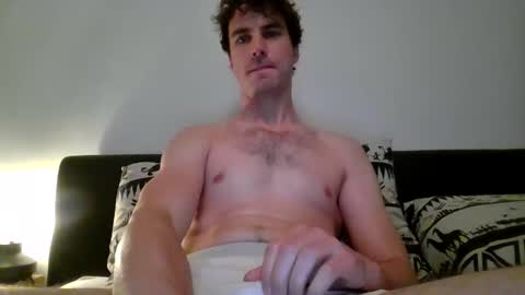 Snapshot of ukgayboy24 chatting on 10-14-25, 04:08 ukgayboy24 online show from 10-14-25, 04:08