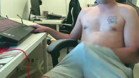 Snapshot of ukmaster91 chatting on 05-18-26, 06:58 ukmaster91 online show from 05-18-26, 06:58