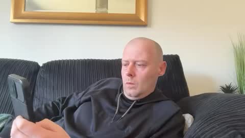 Snapshot of ukmatty3 chatting on 04-18-26, 03:16 ukmatty3 online show from 04-18-26, 03:16