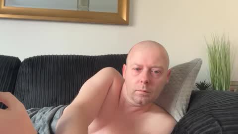 Snapshot of ukmatty3 chatting on 04-19-26, 10:14 ukmatty3 online show from 04-19-26, 10:14