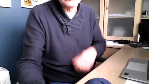 Snapshot of ukshowall chatting on 02-13-26, 02:13 mark online show from 02-13-26, 02:13