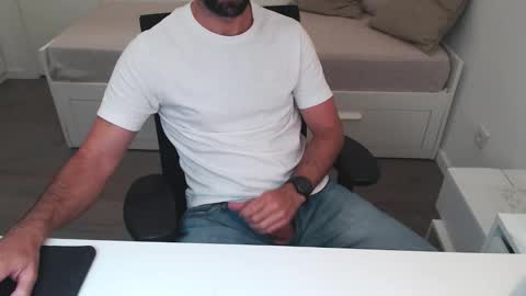 Snapshot of ulep chatting on 10-10-25, 09:08 Ulep online show from 10-10-25, 09:08